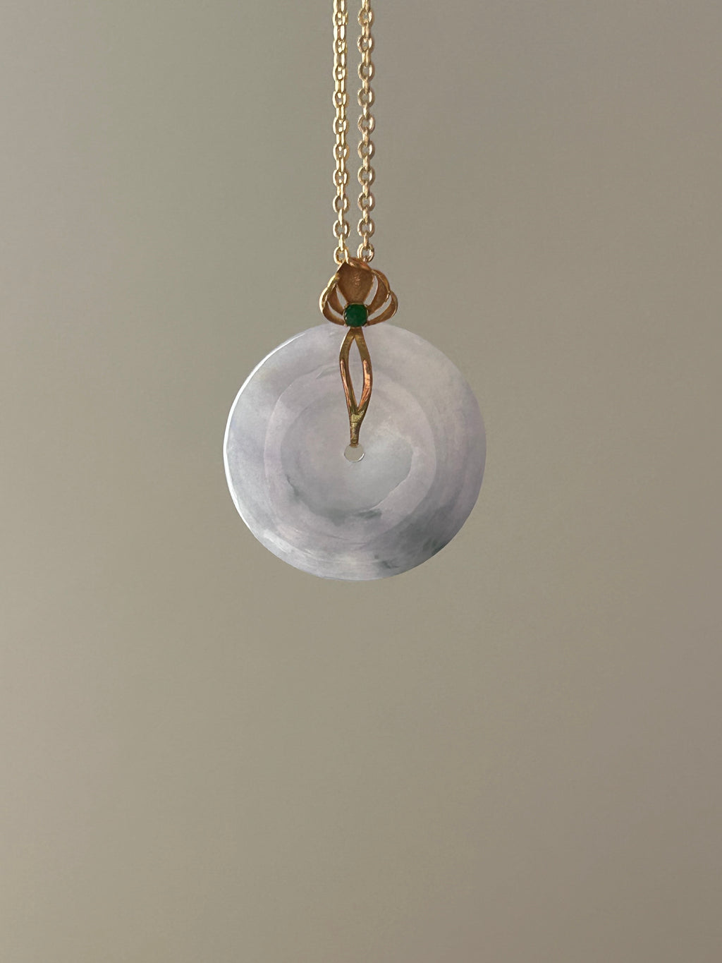 Sweet lavender jadeite ping an kou pendant in 18k gold - Luxe Jadeite
