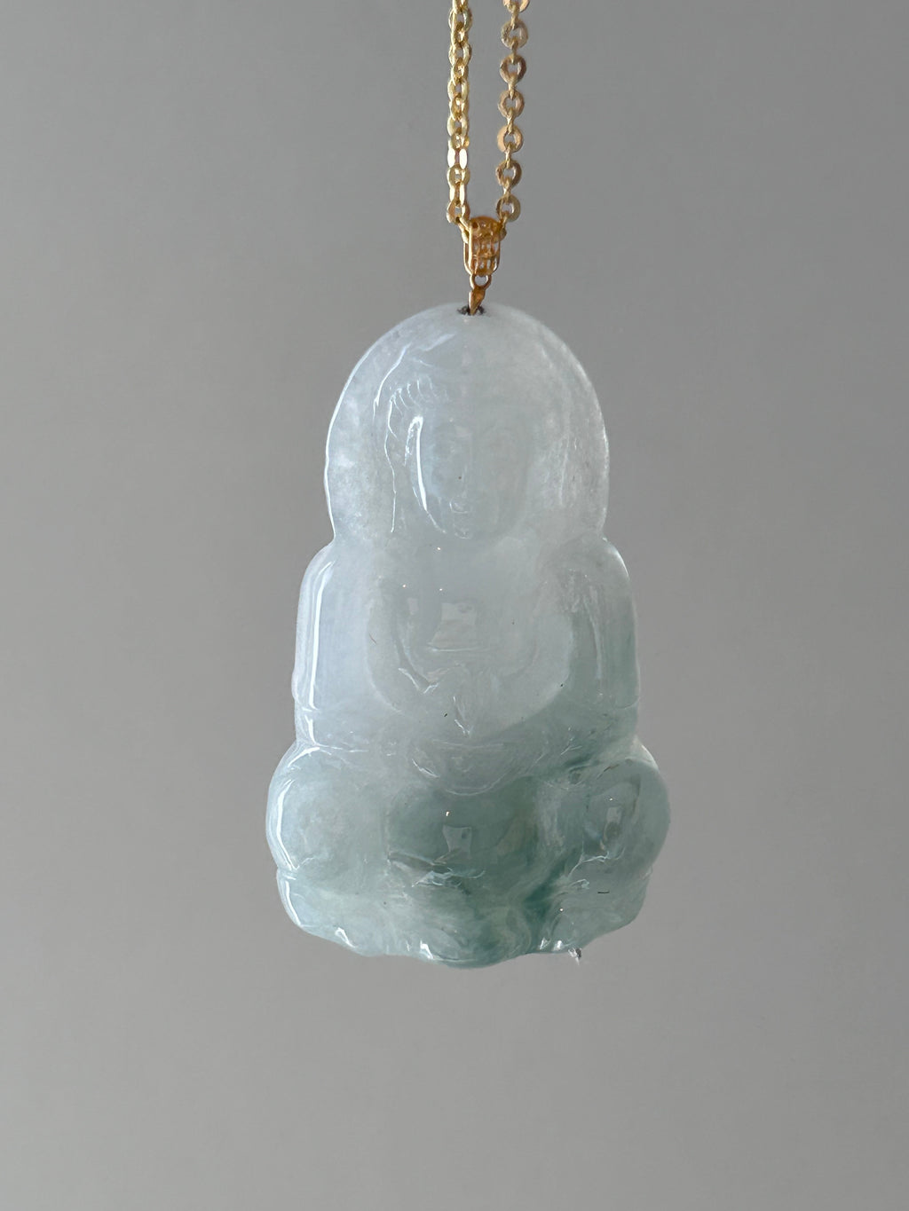 Floating green jade Guanyin (Goddess of Mercy) pendant in 18k gold - Luxe Jadeite