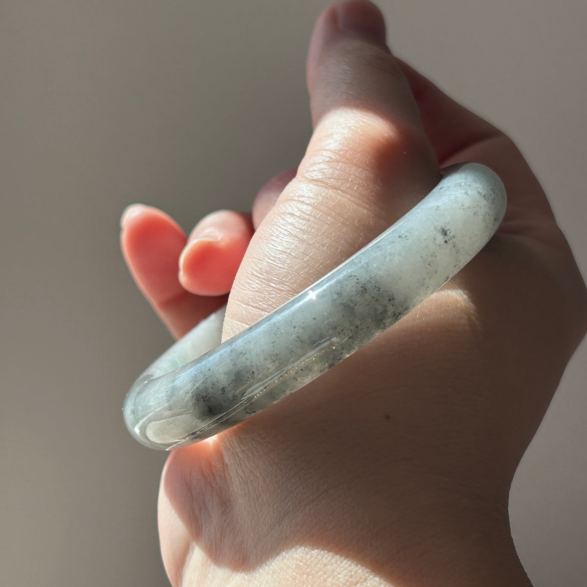Wuji with Floating Blue Green Bangle 58.8mm, photo 3 - Luxe Jadeite