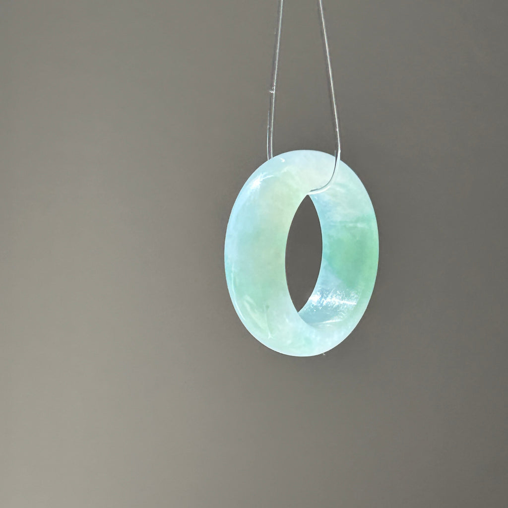 Apple Green with Floating Spicy Green Ring US 7.5, photo 4 - Luxe Jadeite