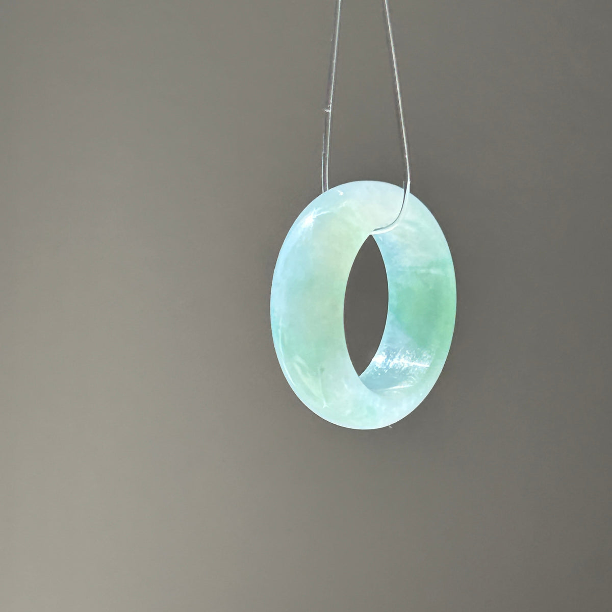 Apple Green with Floating Spicy Green Ring US 7.5, photo 4 - Luxe Jadeite