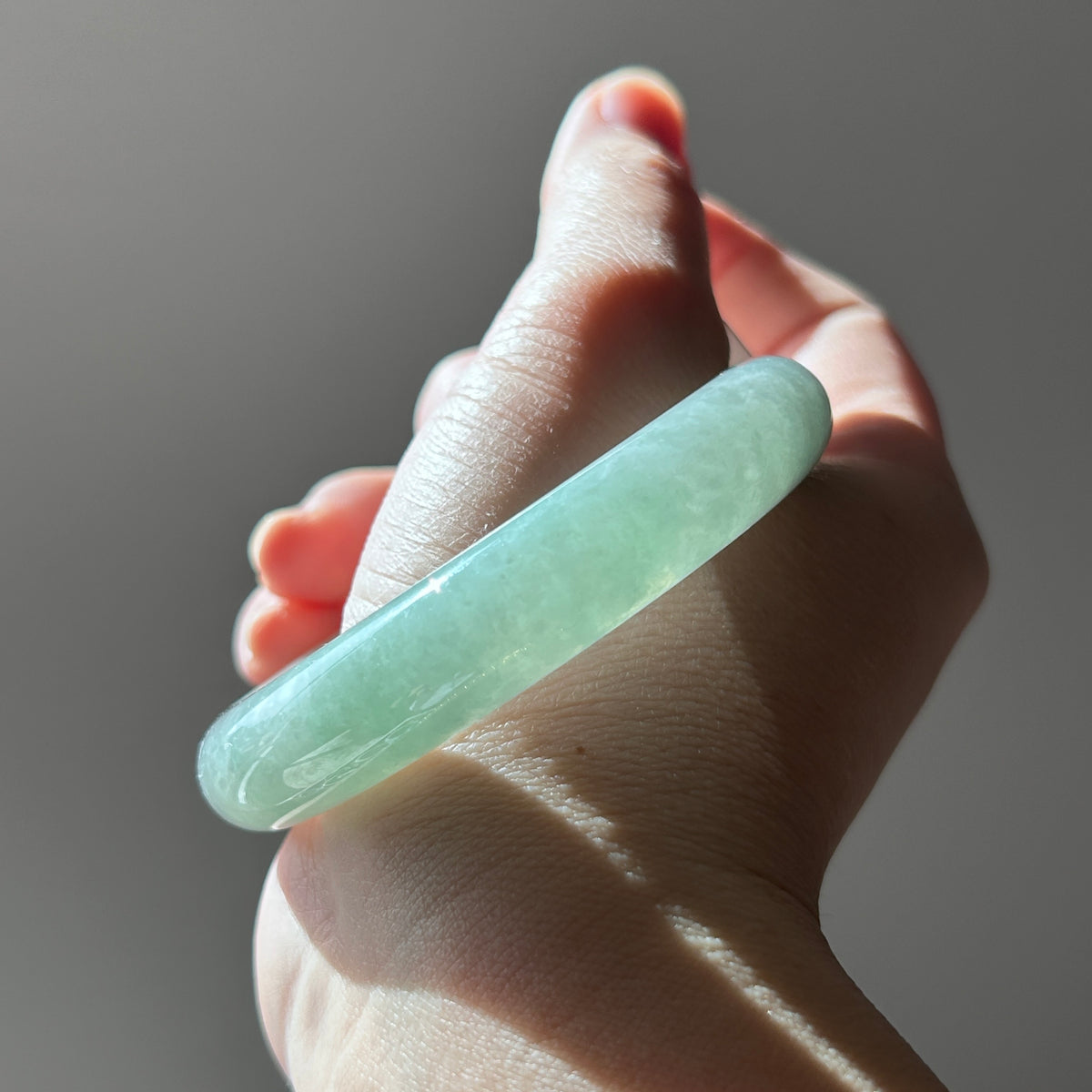 Apple green Burmese jadeite bangle, 56.9mm, photo 3 - Luxe Jadeite