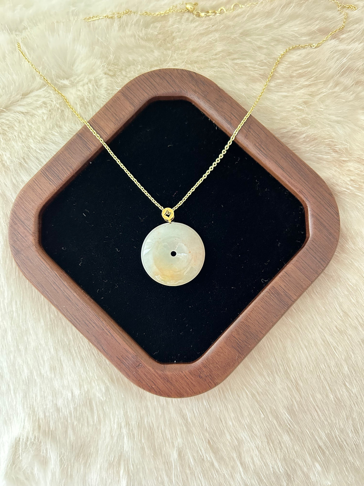 Koi fish ping an kou jadeite pendant in 18k gold - Luxe Jadeite