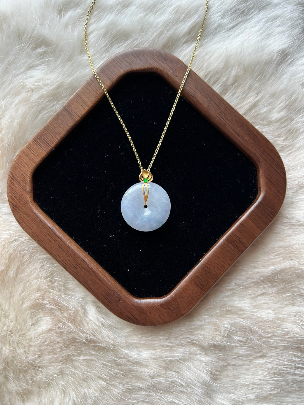 Sweet lavender jadeite ping an kou pendant in 18k gold - Luxe Jadeite