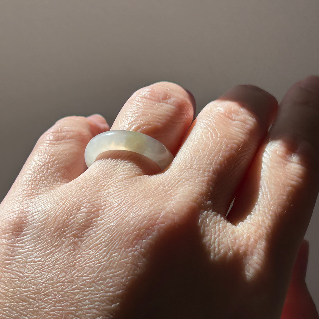 White with Floating Huang Fei Ring US 7.5, photo 3 - Luxe Jadeite