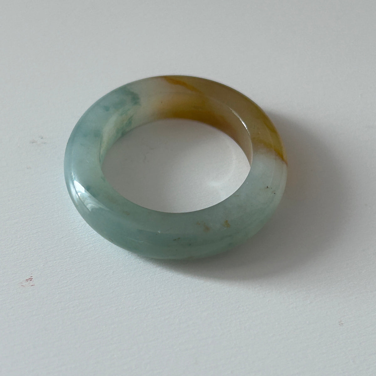 Floating Huang Fei Mountain Lake Ring US 7.5, photo 6 - Luxe Jadeite