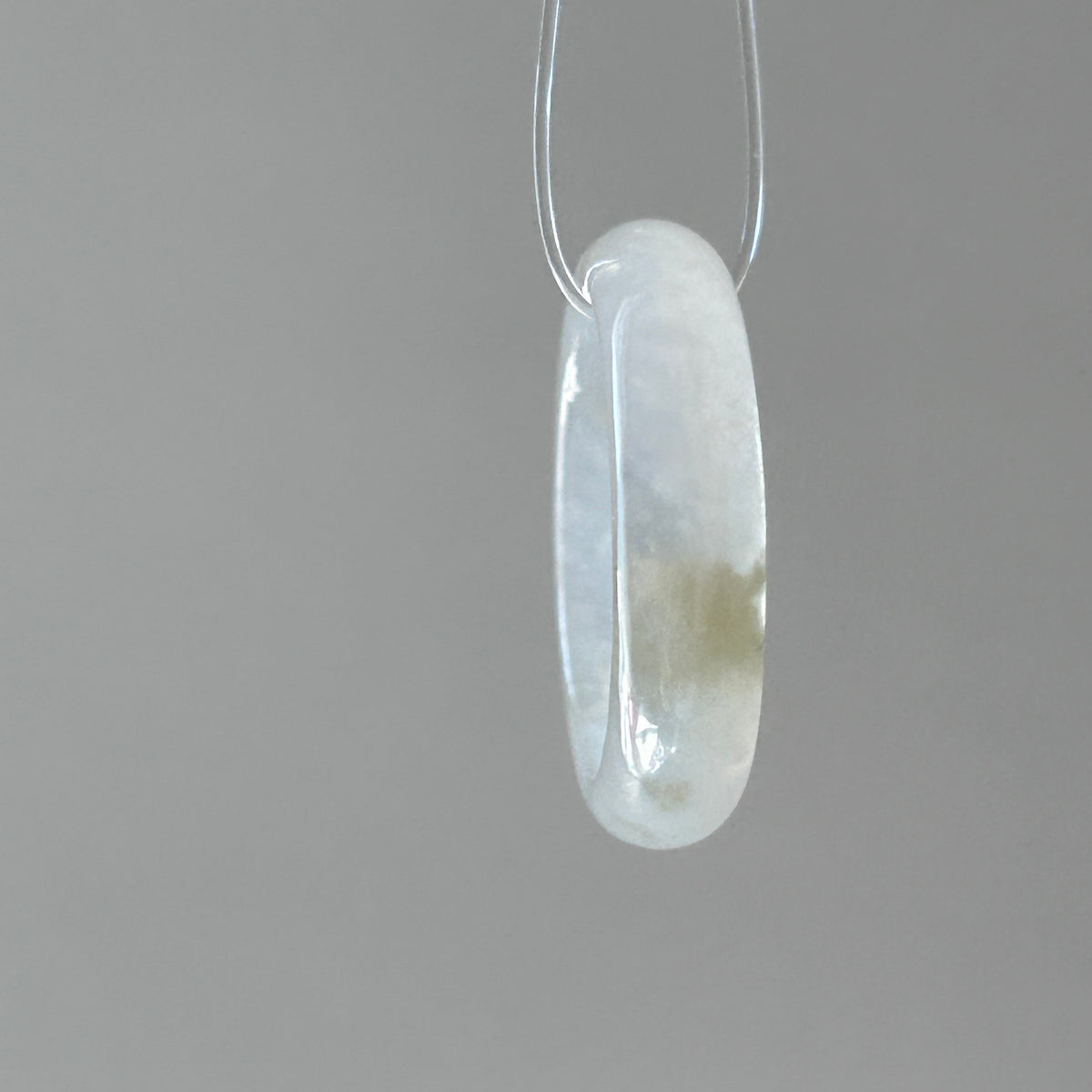 White with Floating Huang Fei Ring US 7.5, photo 7 - Luxe Jadeite