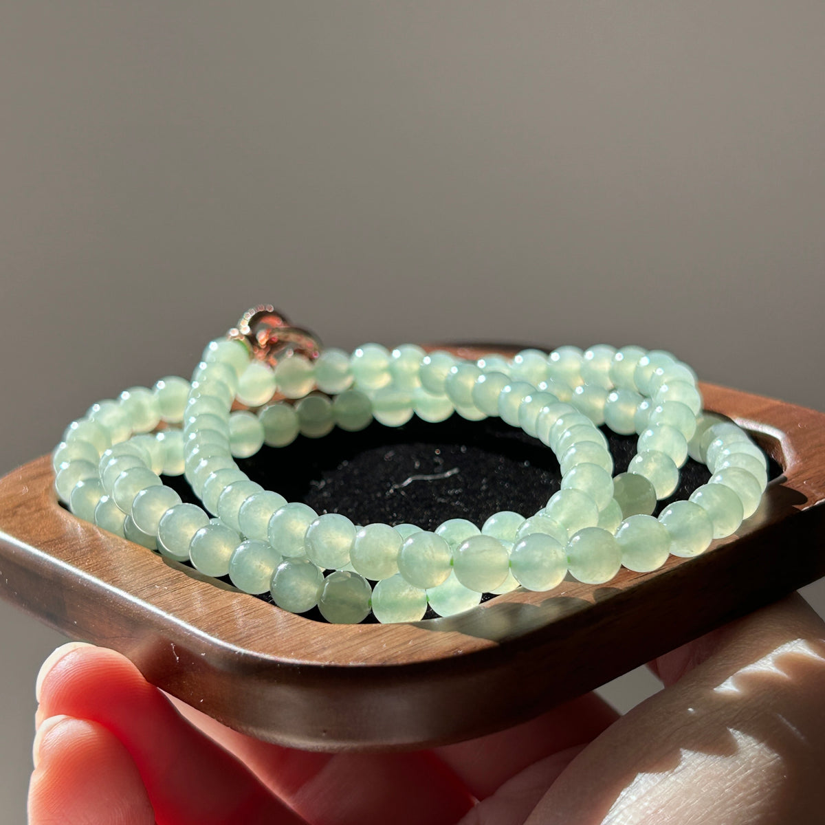 Icy pale green Burmese jadeite beaded necklace, 65cm, photo 7 - Luxe Jadeite
