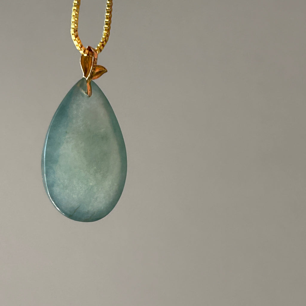 Lake Green Teardrop Pendant, 18k Gold, photo 8 - Luxe Jadeite