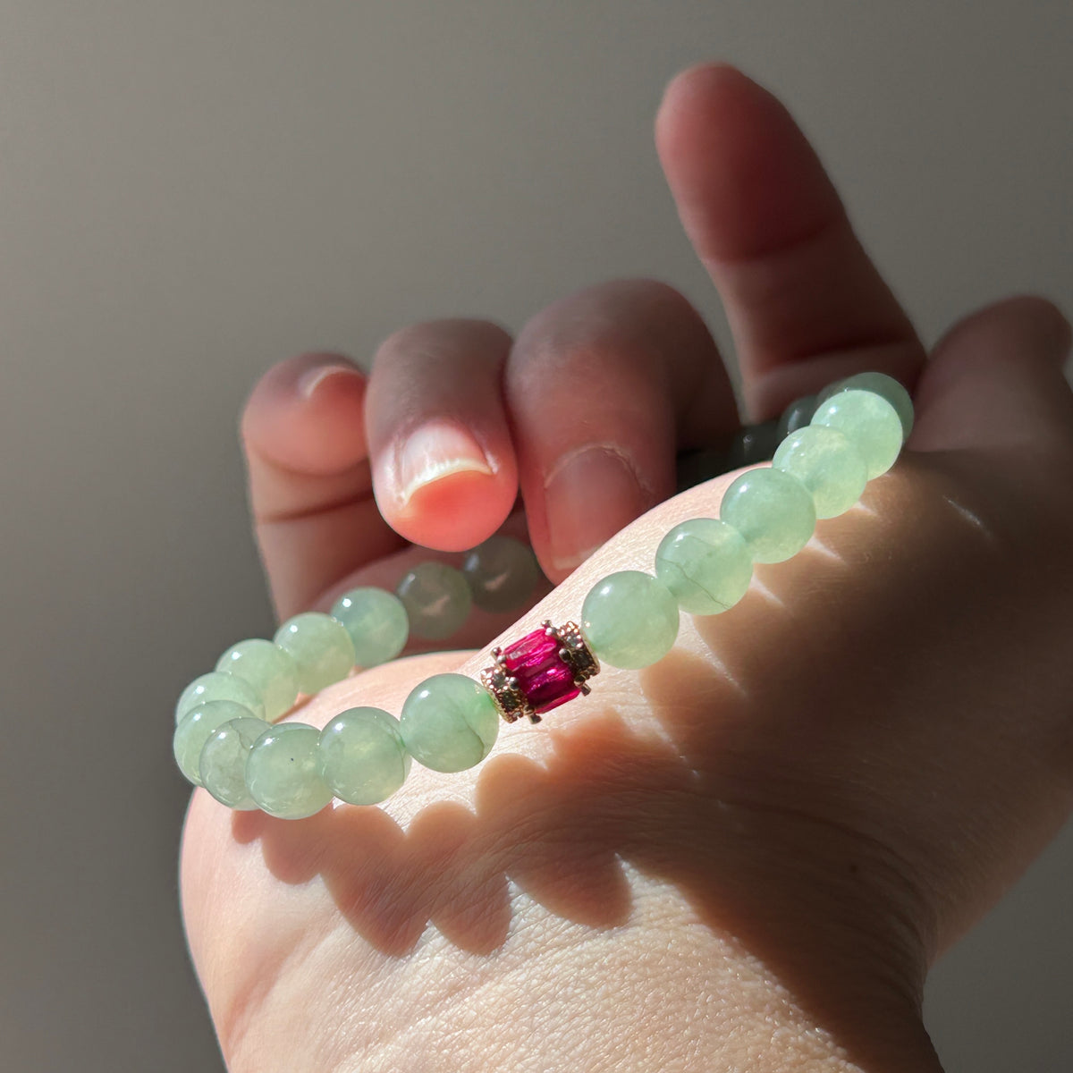 Light Green Bracelet, Jade only (no metal setting), photo 3 - Luxe Jadeite