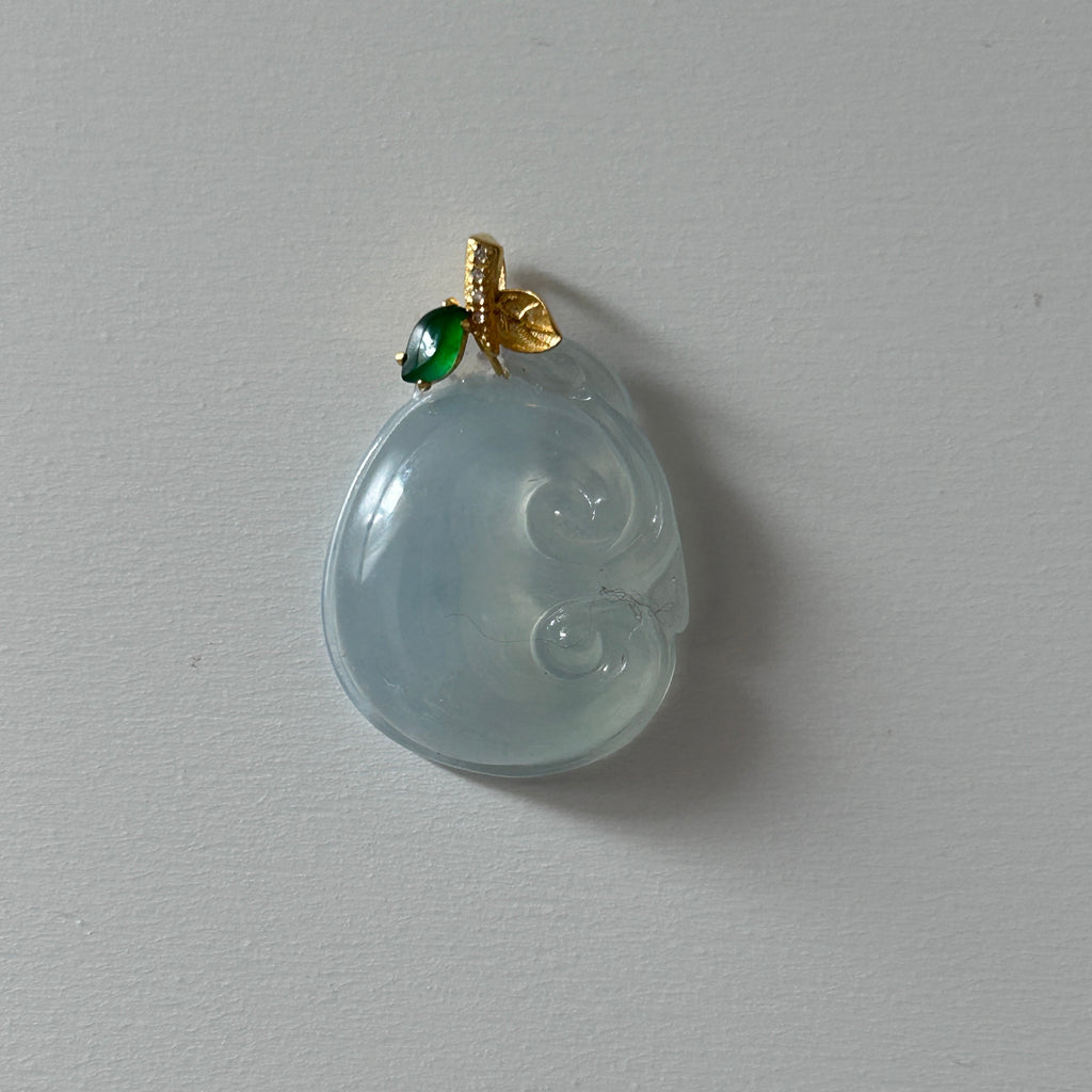 Icy Pale Green Ruyi Pendant, 18k Gold, photo 10 - Luxe Jadeite