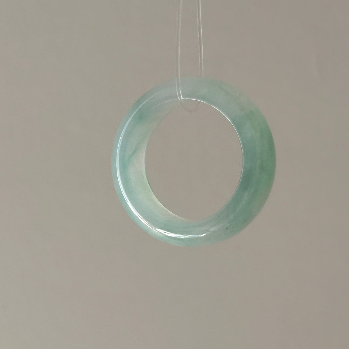 Apple Green with Floating Spicy Green Ring US 7.5, photo 7 - Luxe Jadeite