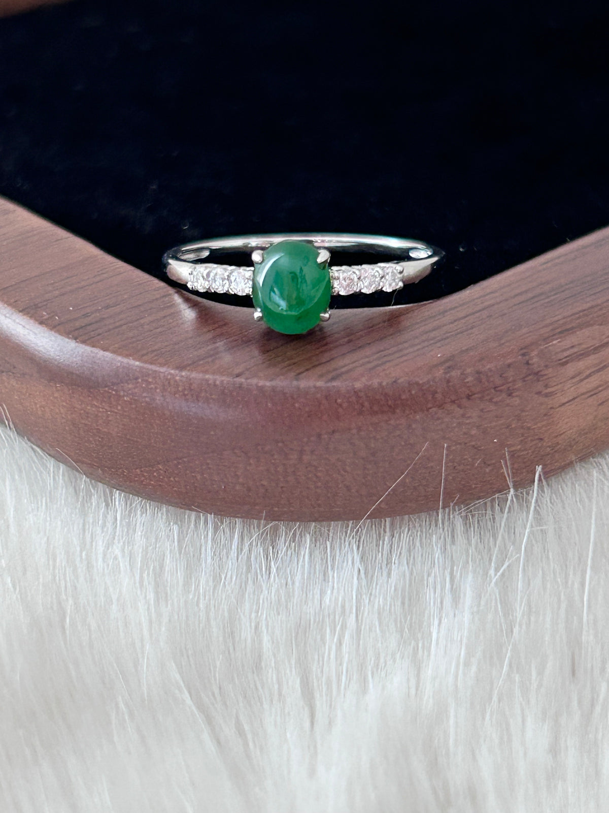Imperial green jade cabochon ring in 18k white gold with diamonds - Luxe Jadeite