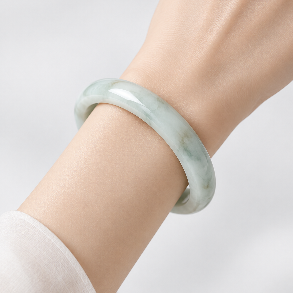 Light Pale Green with Sajin Bangle 59.5mm, photo 10 - Luxe Jadeite