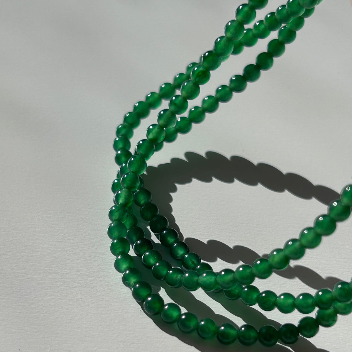 Imperial green Burmese jadeite beaded necklace, 55cm, photo 8 - Luxe Jadeite