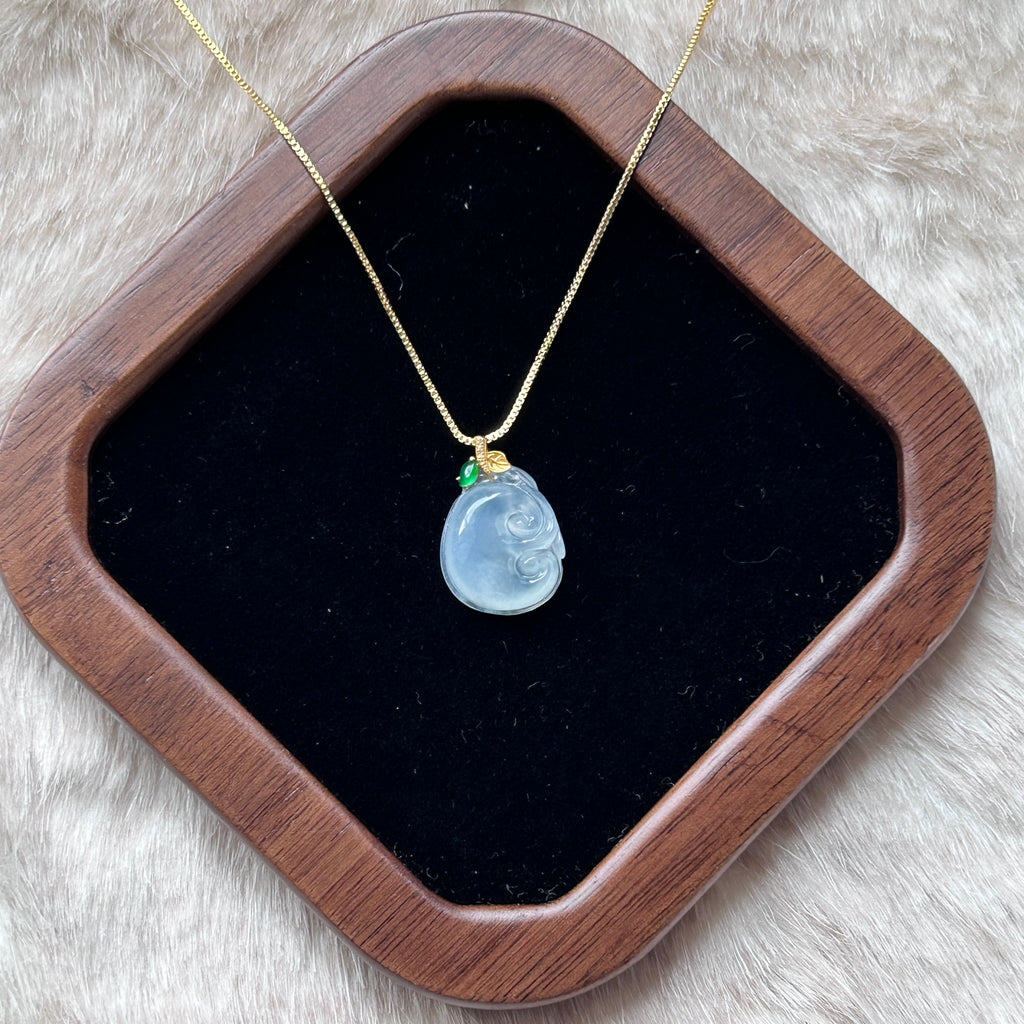 Icy Pale Green Ruyi Pendant, 18k Gold, photo 6 - Luxe Jadeite