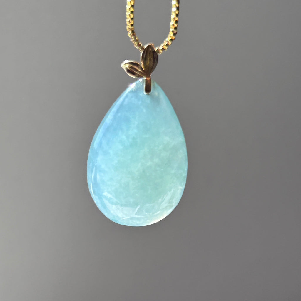 Lake Green Teardrop Pendant, 18k Gold, photo 3 - Luxe Jadeite