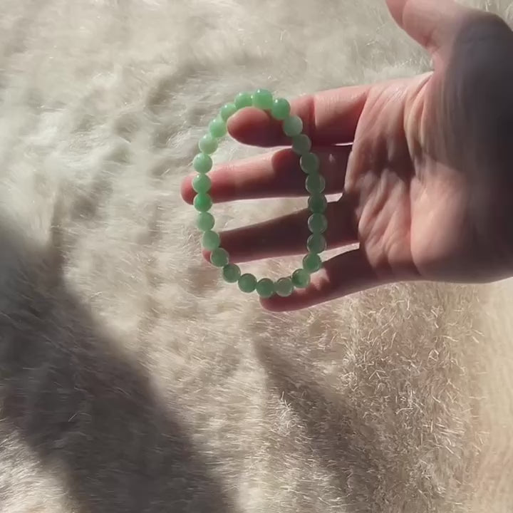 Apple green Burmese jadeite bead bracelet, photo 1, video 3 - Luxe Jadeite