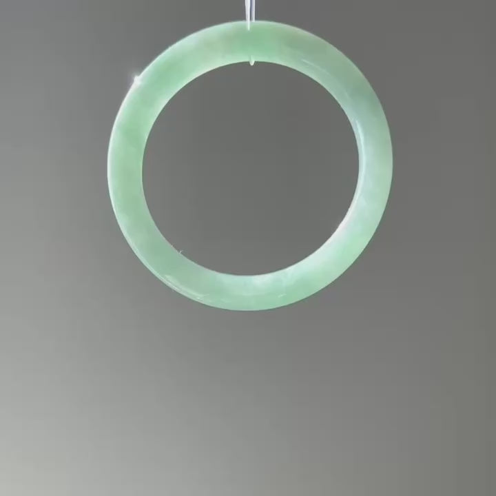 Apple green Burmese jadeite bangle, 56.9mm, video 2 - Luxe Jadeite