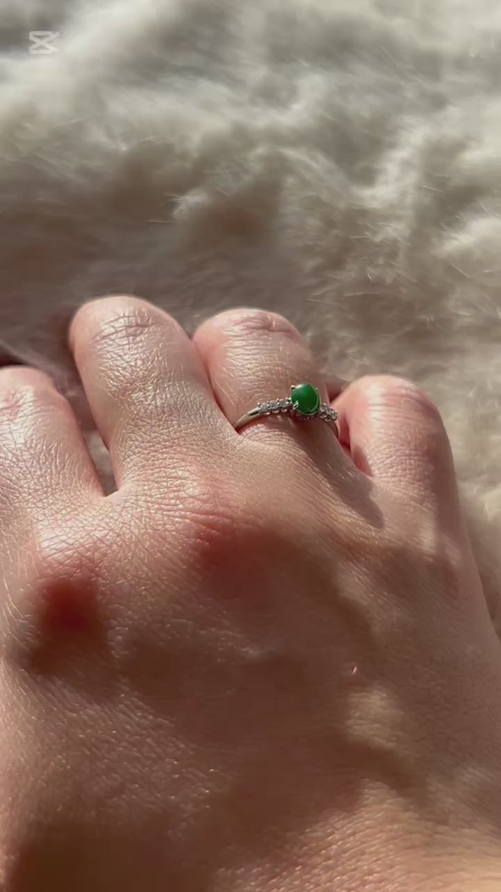 Imperial green jade cabochon ring in 18k white gold with diamonds, video 2 - Luxe Jadeite