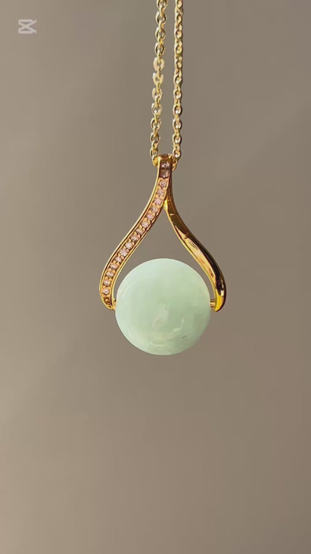 Apple green Burmese jadeite bead pendant in gold-plated sterling silver, video 2 - Luxe Jadeite