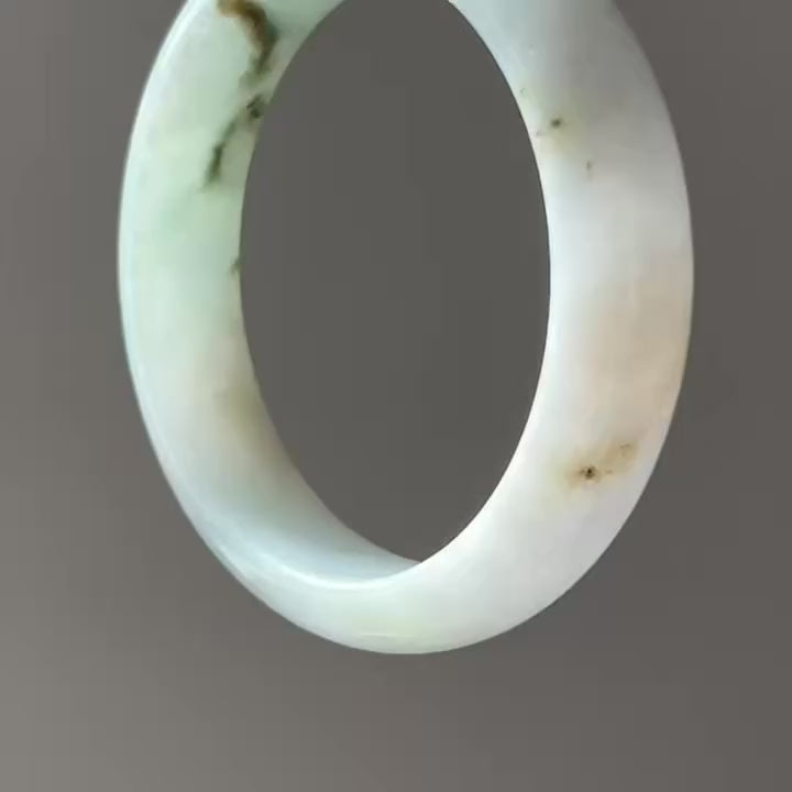 Pale Green with Floating Moss Green Bangle 60.3mm, video 2 - Luxe Jadeite