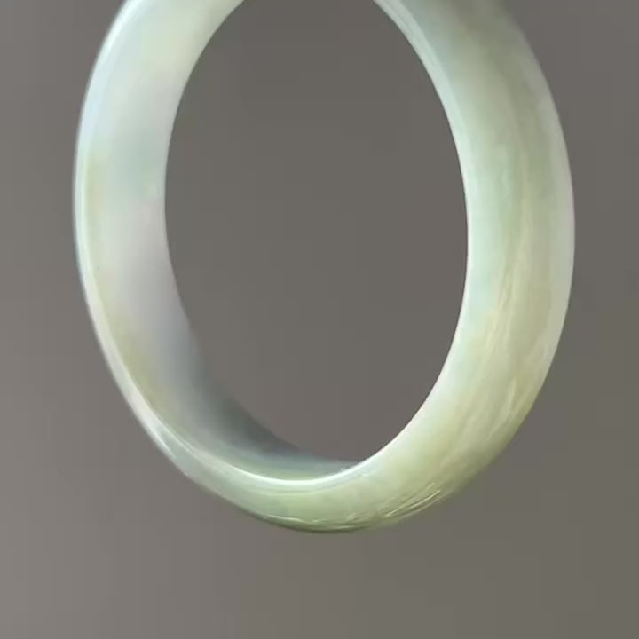 Tea Yellow on Light Green Bangle 57.7mm, video 2 - Luxe Jadeite