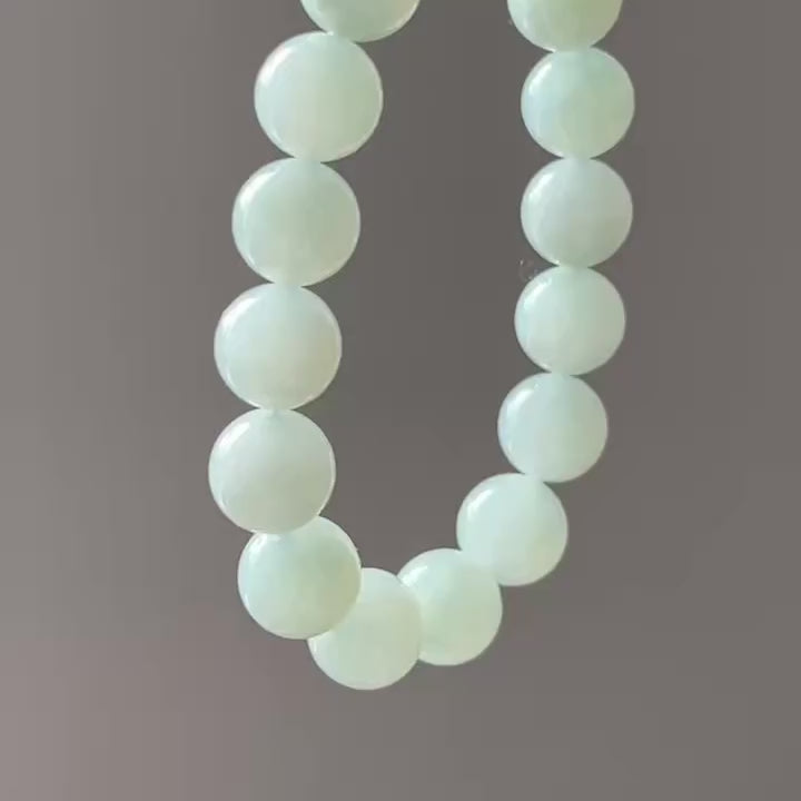 Pale Green Bracelet 17 cm, video 2 - Luxe Jadeite